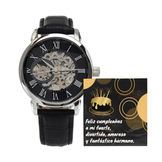 Reloj de pulsera esqueleto con correa de cuero negro, carátula negra con números romanos y una tarjeta de regalo en español que dice "Feliz cumpleaños a mi fuerte, divertido, amoroso y fantástico hermano".